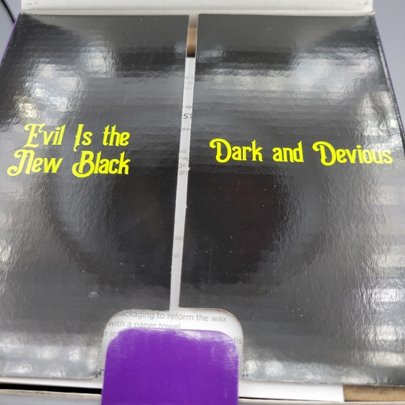 New Scentsy Disney Villains All The Rage Warmer - Picture 8 of 12